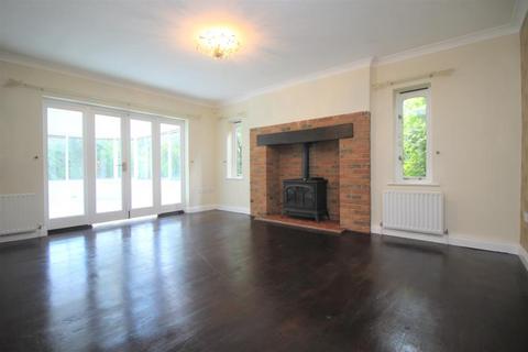 5 bedroom detached house to rent, Lynmouth Crescent, Furzton