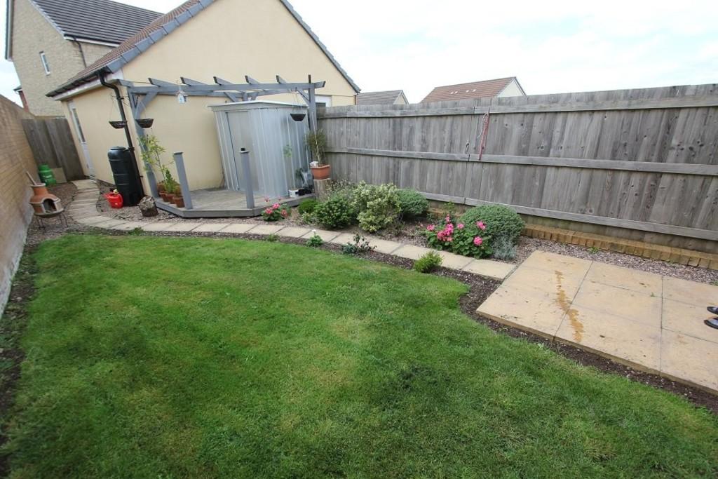 Meadow Rise, Newton Abbot 3 bed semidetached house £240,000