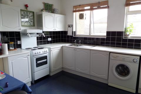 2 bedroom flat for sale, Staines Road, Feltham