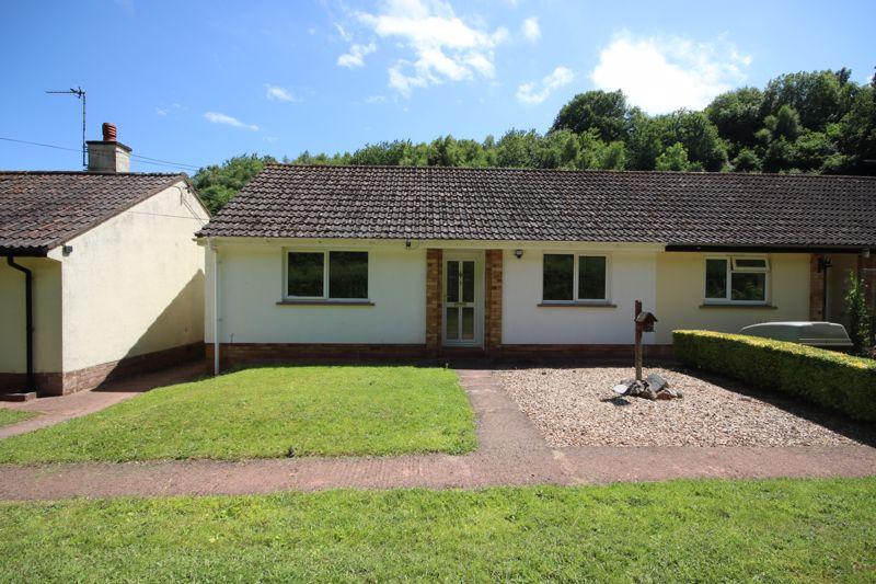 Buckhill, Minehead 2 bed bungalow £750 pcm (£173 pw)