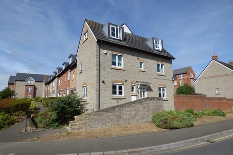 4 bedroom townhouse to rent, Strouds Close, Old Town, Swindon, SN3