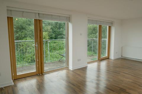 2 bedroom flat to rent, Lochburn Gardens, Glasgow G20