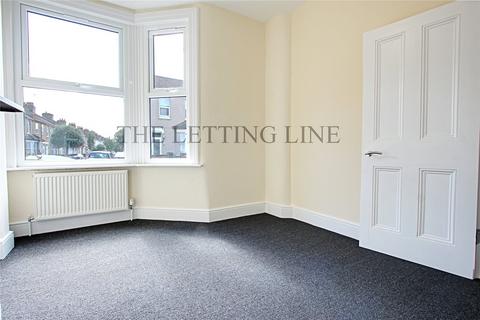 2 bedroom terraced house to rent, Sunnyside Road North, London, N9