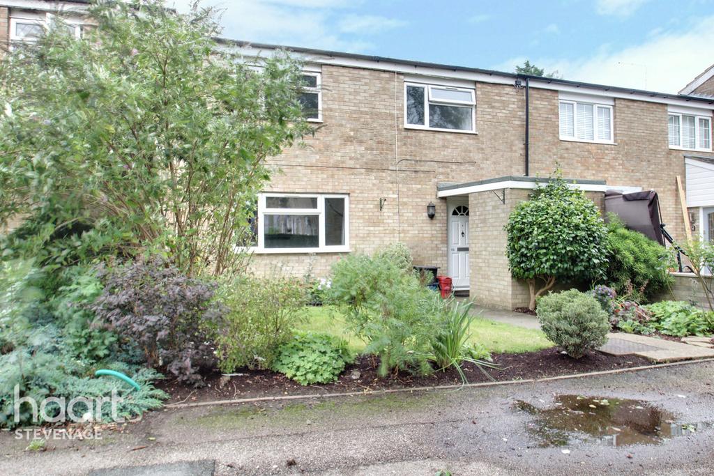 Torquay Crescent, Stevenage 3 bed terraced house £280,000