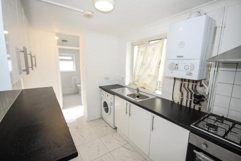 3 bedroom house to rent, Richmond Road, Gillingham