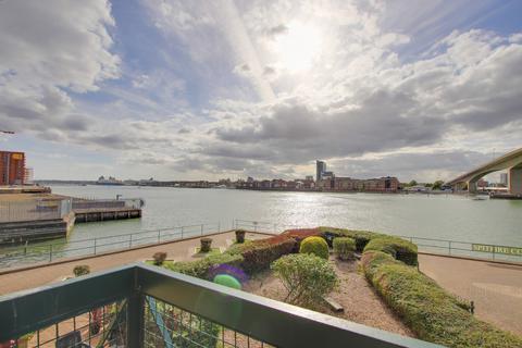 2 bedroom flat for sale - Mitchell Close, Woolston
