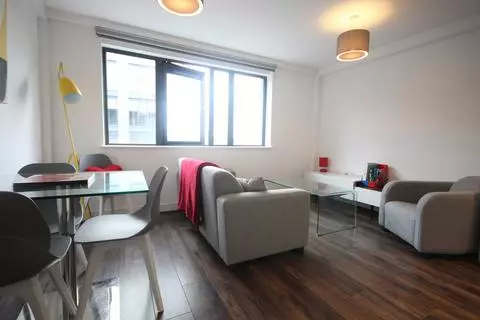 Studio to rent – pohled 2