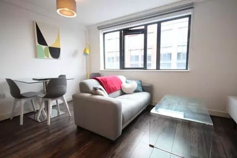 Studio to rent – pohled 4