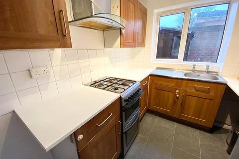 2 bedroom terraced house to rent, Swallow Way, Wokingham, Berkshire, RG41