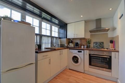 1 bedroom flat to rent, London Road, Hindhead