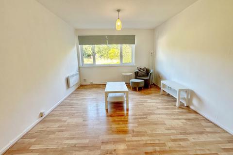 2 bedroom flat to rent, Malcolm Close, Mapperley Park