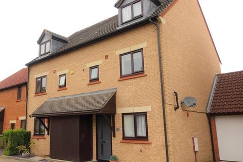 4 bedroom townhouse to rent, Oakhill, Milton Keynes MK5