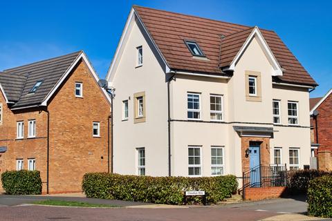 4 bedroom detached house to rent, Claudius Way, Milton Keynes MK11