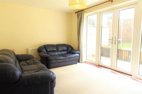 3 bedroom end of terrace house to rent, Bletchley, Milton Keynes MK3