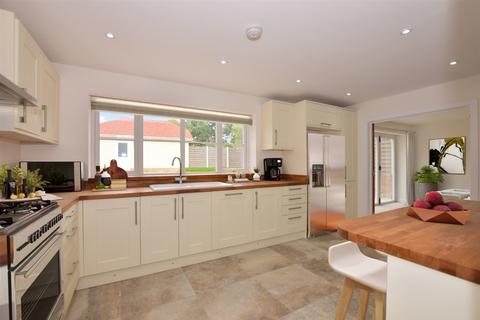 4 bedroom bungalow for sale - Noak Hill Road, Billericay, Essex