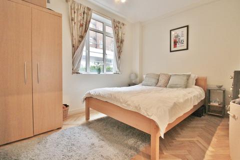 1 bedroom flat to rent, Latymer Court, Hammesrsmith Road, Hammersmith, W6