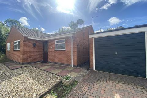 2 bedroom bungalow to rent, Tiverton Close, Oadby, LE2