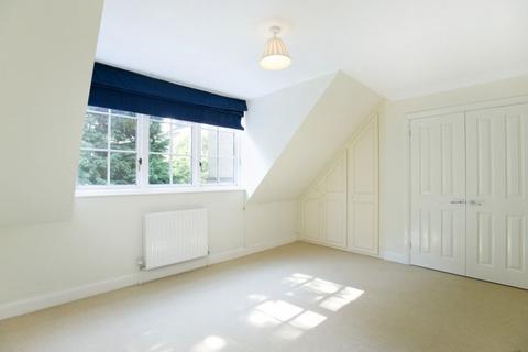 3 bedroom terraced house to rent, Streatley Place, Hampstead, NW3