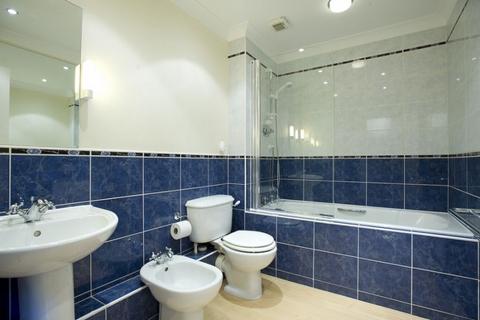 3 bedroom terraced house to rent, Streatley Place, Hampstead, NW3