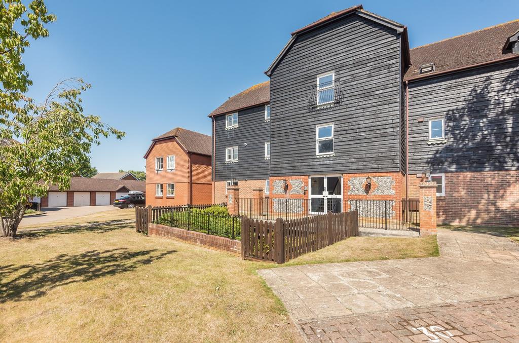 Broadbridge Mill, Old Bridge Road, Bosham, PO18 2 bed flat £239,000