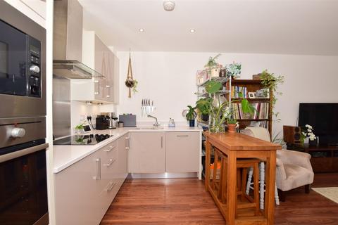 1 bedroom apartment for sale, Sovereign Way, Tonbridge, Kent