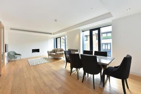 3 bedroom apartment to rent, Gloucester Avenue, Primrose Hill, NW1