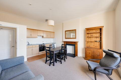 1 bedroom flat to rent, Victoria Square, Clifton