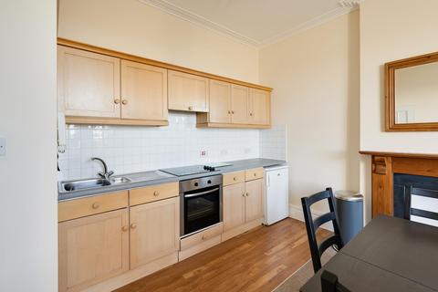 1 bedroom flat to rent, Victoria Square, Clifton