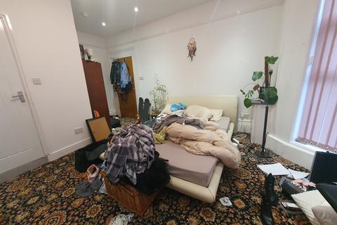 7 bedroom house share to rent - Portland crescent (Bills Included), Victoria Park, Manchester M13