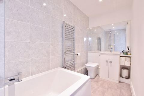 2 bedroom apartment for sale, The Broadway, Farnham Common SL2