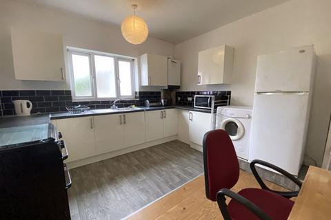 4 bedroom apartment to rent - Sandbed Road, St Werburghs, BS2