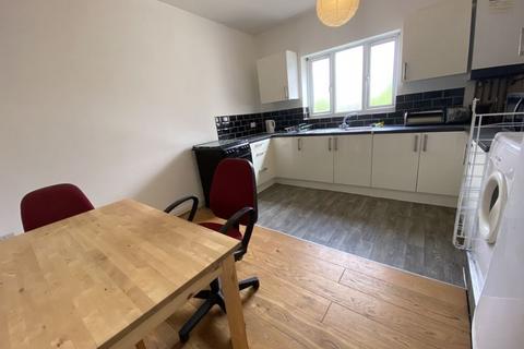 4 bedroom apartment to rent - Sandbed Road, St Werburghs, BS2