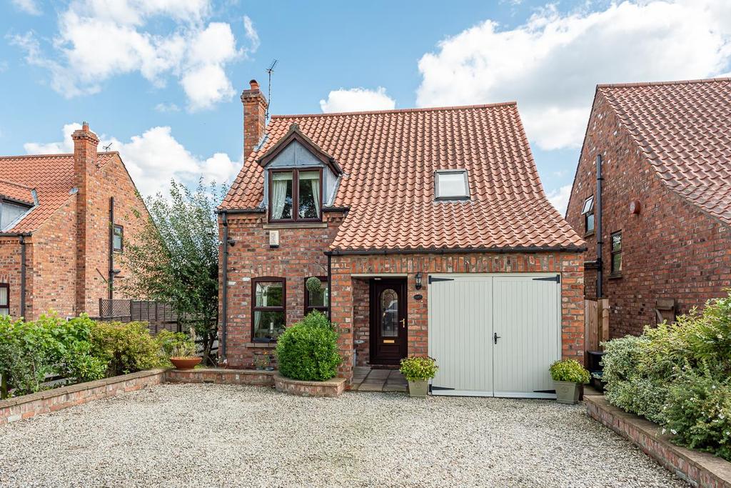 York Road, Strensall, York 4 bed detached house £450,000