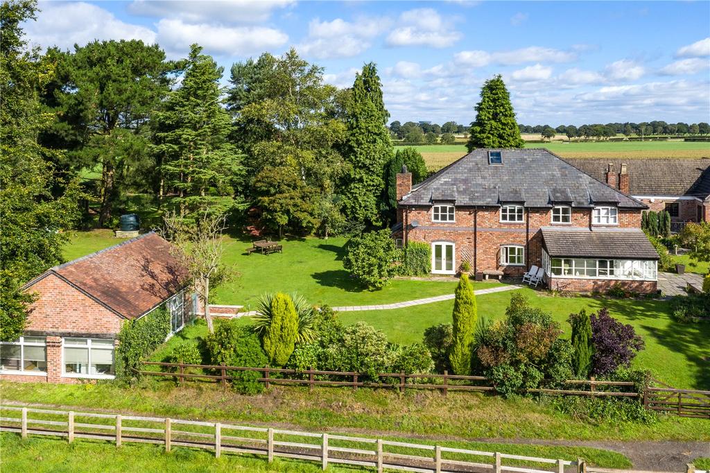 Cross Lane, Kermincham, Congleton, Cheshire, CW12 5 bed character