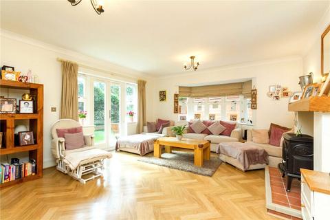 4 bedroom semi-detached house to rent, Watford Heath, Oxhey Village, Watford, WD19