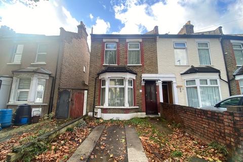 2 bedroom terraced house to rent, Southfield Road, EN3