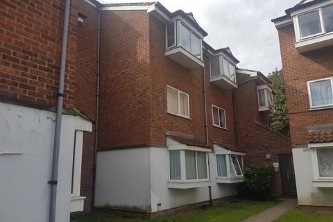 1 bedroom flat to rent, 44 Larch Close , London N11
