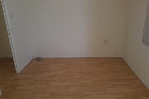 1 bedroom flat to rent, 44 Larch Close , London N11