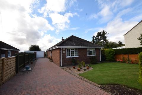 3 bedroom bungalow for sale - Church Lane, Marshchapel, Grimsby, Lincolnshire, DN36
