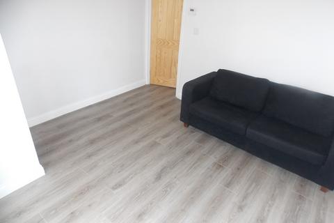 2 bedroom terraced house to rent, Tennyson Road, Stratford E15