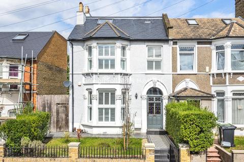 85 Arngask Road, London, SE6 1XZ