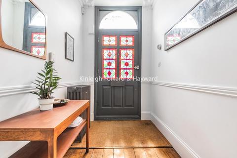 85 Arngask Road, London, SE6 1XZ
