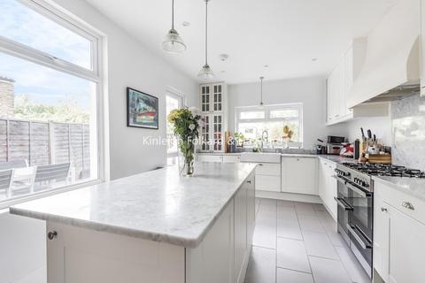 85 Arngask Road, London, SE6 1XZ