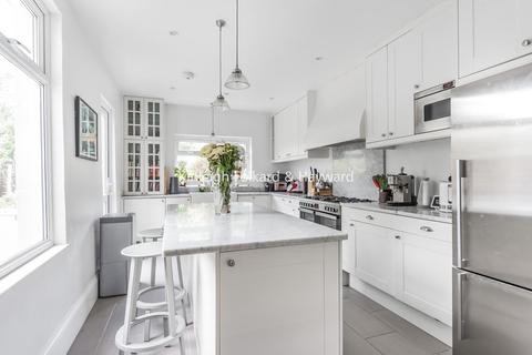 85 Arngask Road, London, SE6 1XZ