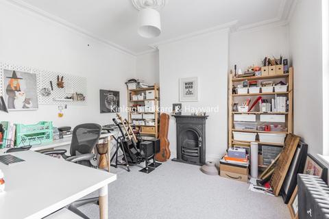 85 Arngask Road, London, SE6 1XZ