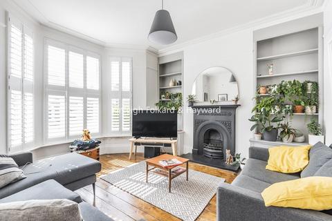 85 Arngask Road, London, SE6 1XZ