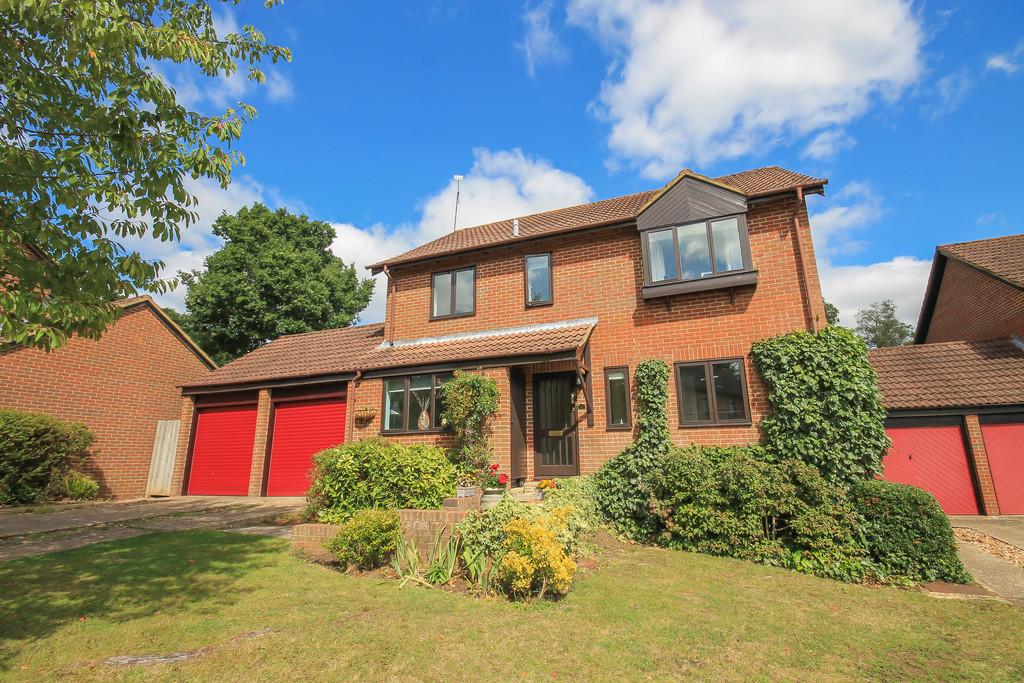 Overton Shaw, East Grinstead 4 bed detached house £685,000