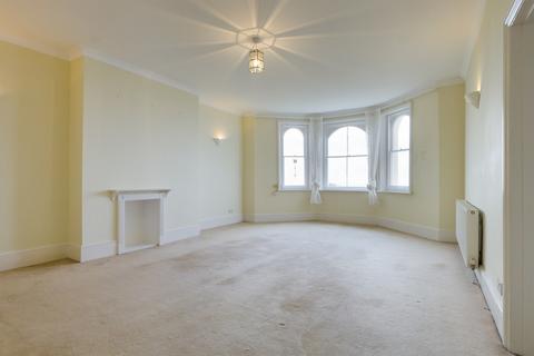 2 bedroom apartment to rent, Clifton Crescent, Folkestone