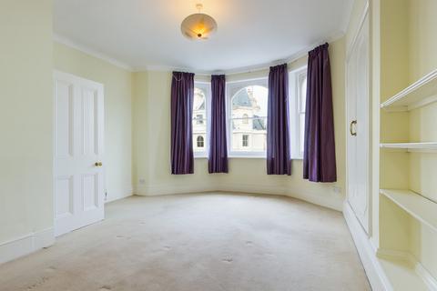 2 bedroom apartment to rent, Clifton Crescent, Folkestone