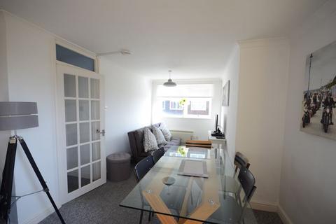 2 bedroom apartment to rent, Christchurch Road, Bournemouth BH1